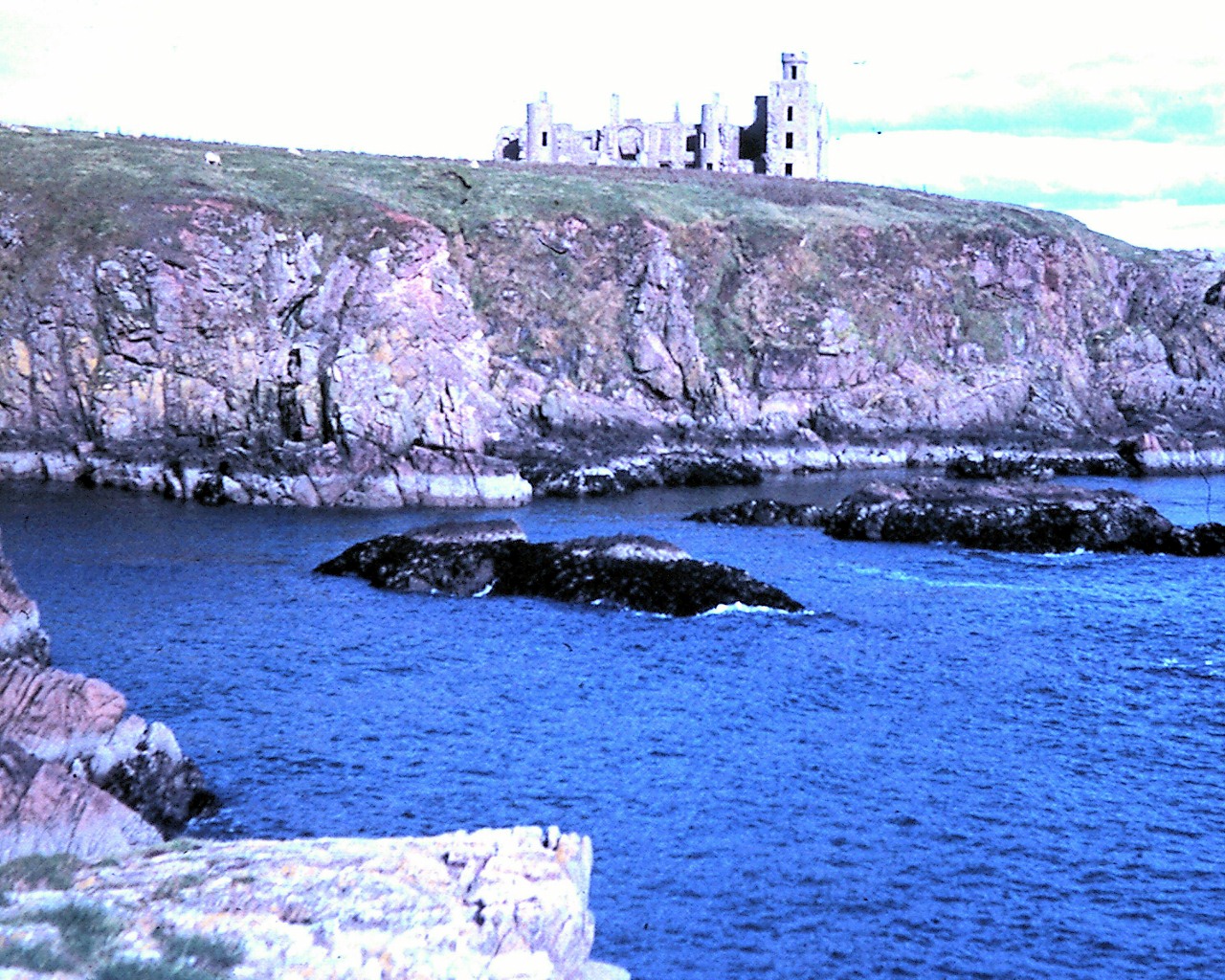 slains_castle__1280x1024_.jpg